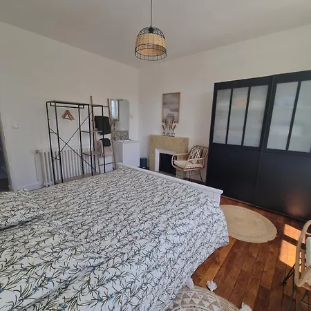 La Maison Du Mont Bed & Breakfast