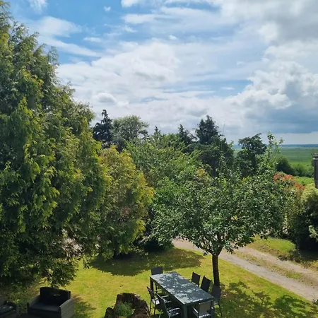 La Maison Du Mont Bed and breakfast Graignes