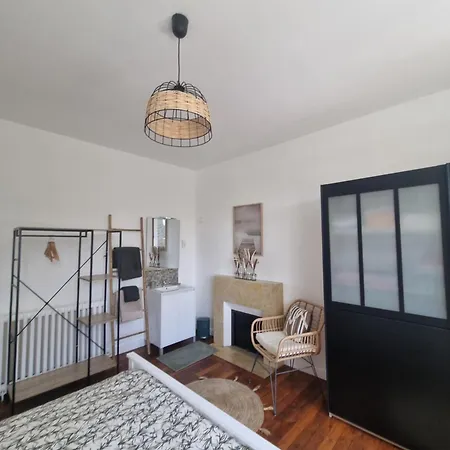 La Maison Du Mont Bed & Breakfast